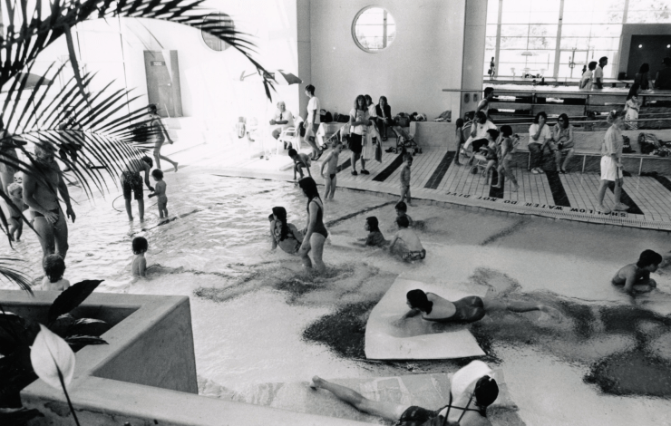 Black and white image of Dandenong Oasis