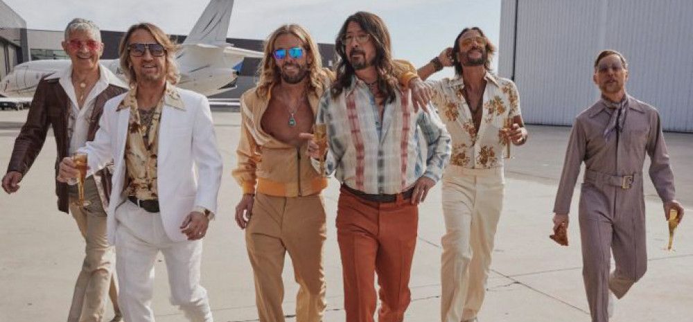 Foo fighters as the Dee Gees