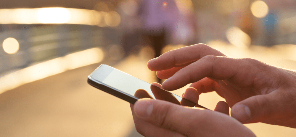 hands holding a phone