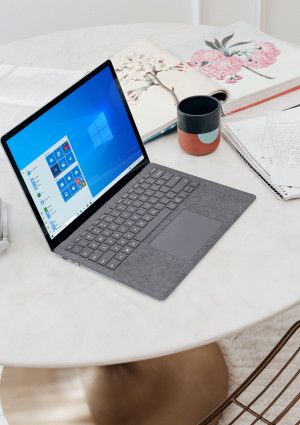 laptop with windows screen saver